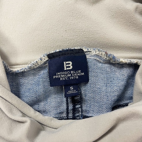 Indigo Blue | Maternity Rolled Hem Denim Shorts - Picture 3 of 6